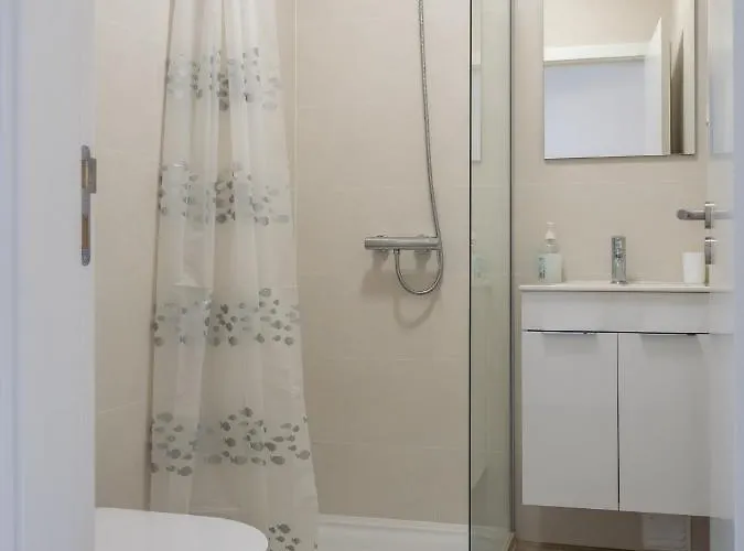 아파트 Surfer's Pitstop *