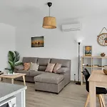 Surfer's Pitstop Apartment *