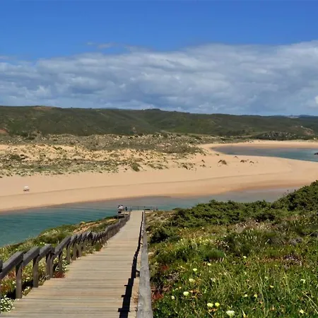 Surfer's Pitstop Apartment Aljezur