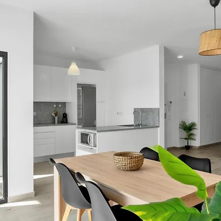 Surfer's Pitstop Apartament